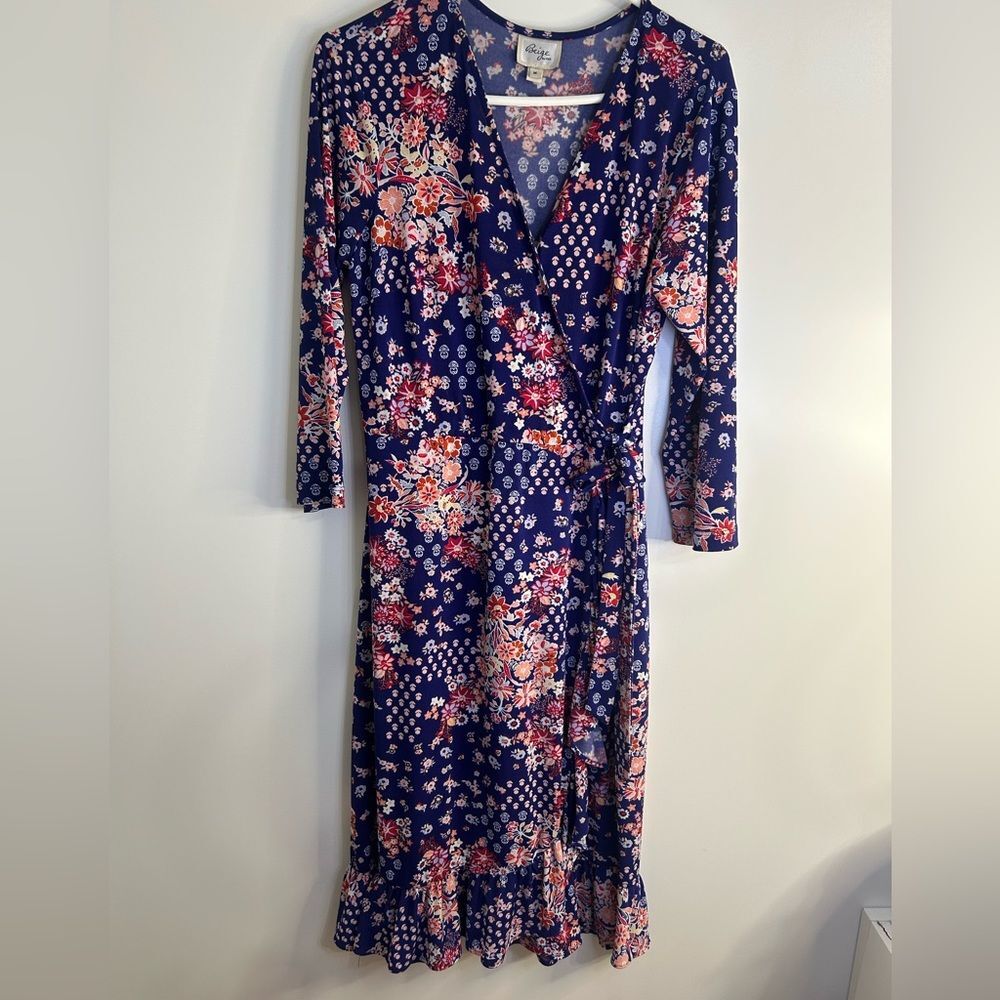 Beige dress women . Size M . Used excellent condition.